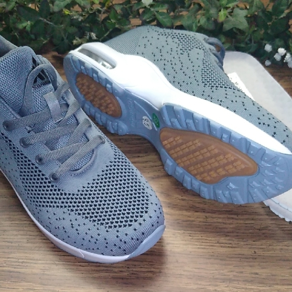 Brand New Gray Athletic Sneakers With Extra Insoles Size 9.5